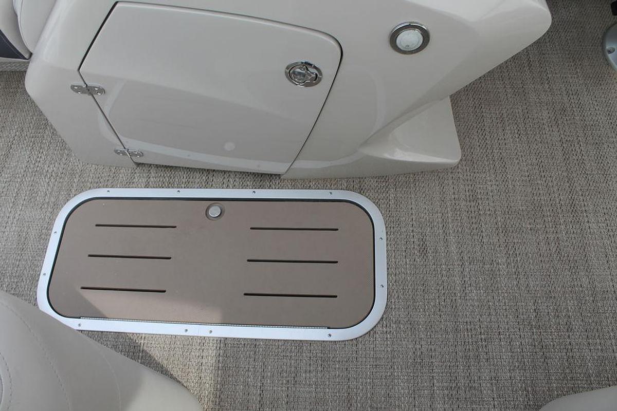 Used 2018 Bennington 23QCL