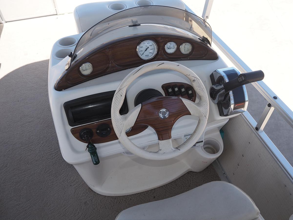 Used 2005 Harris Sunliner 200