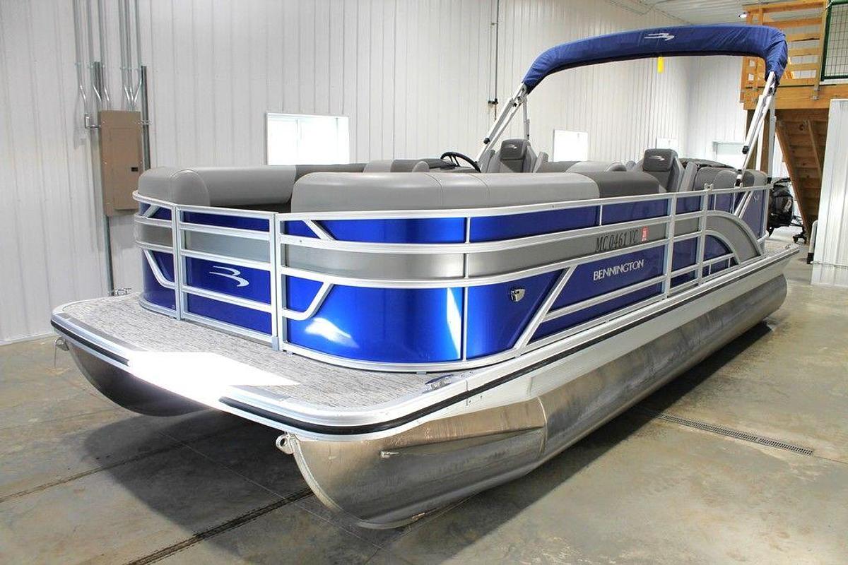 Used 2025 Bennington S Quad Bench 21 SSR