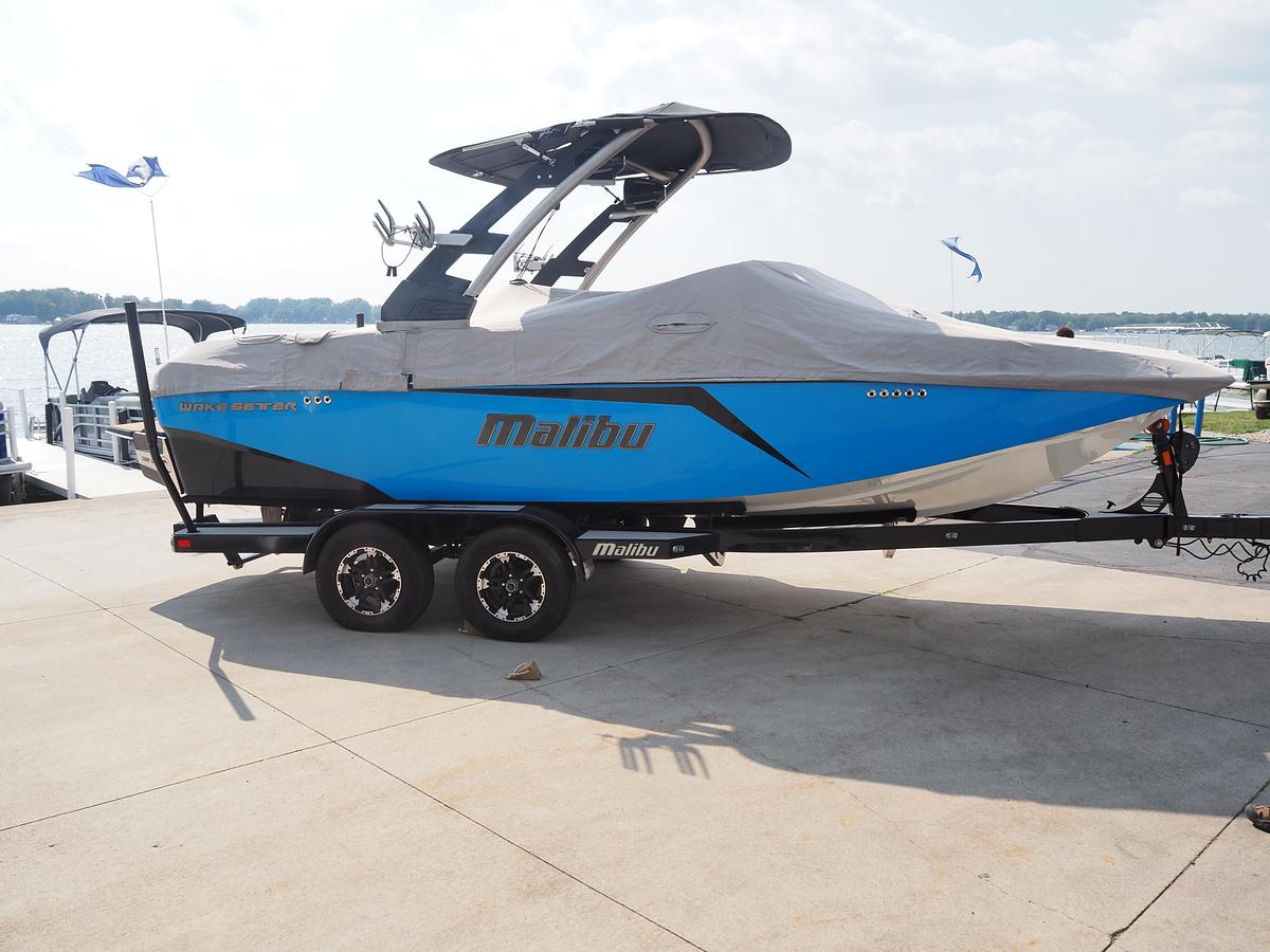 Used 2018 Malibu 21 MLX