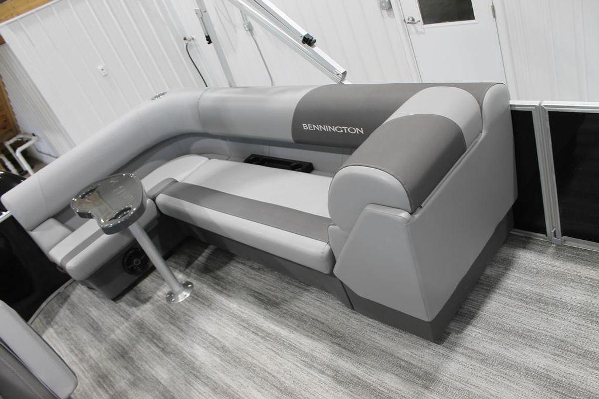 Used 2025 Bennington S L-Bench 21 SL