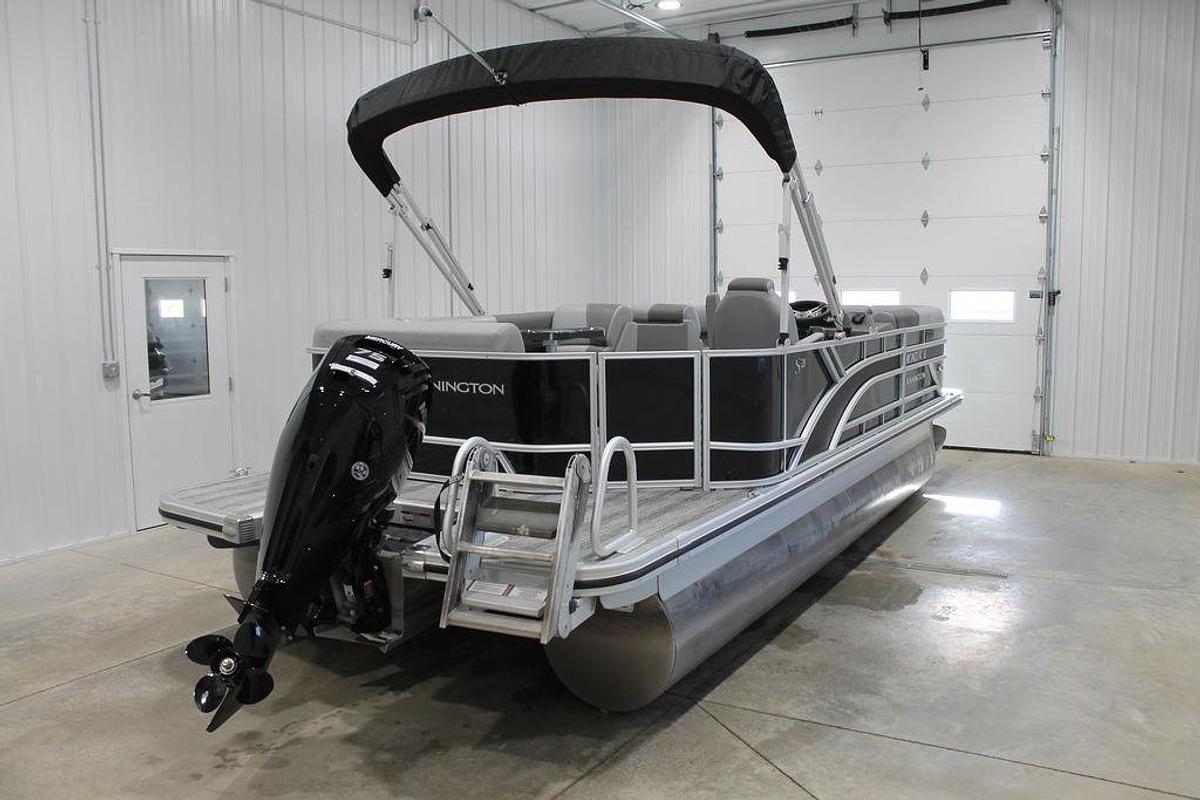 Used 2025 Bennington S L-Bench 21 SL