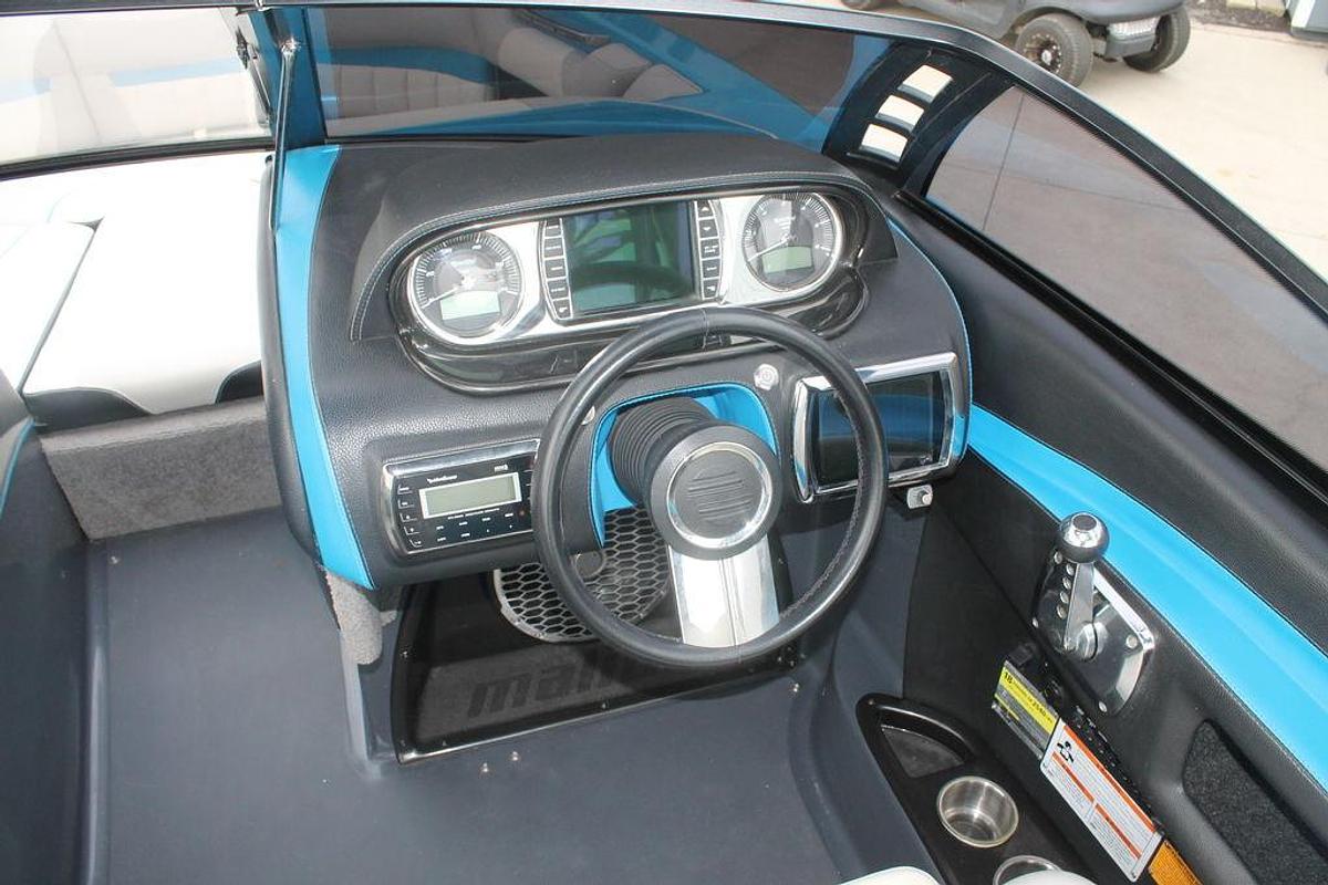 Used 2013 Malibu Boats Wakesetter 24 MXZ