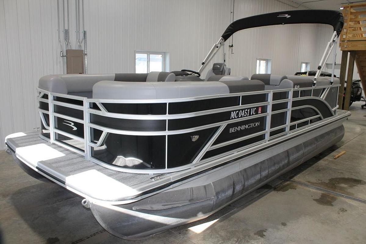 Used 2025 Bennington S L-Bench 21 SL