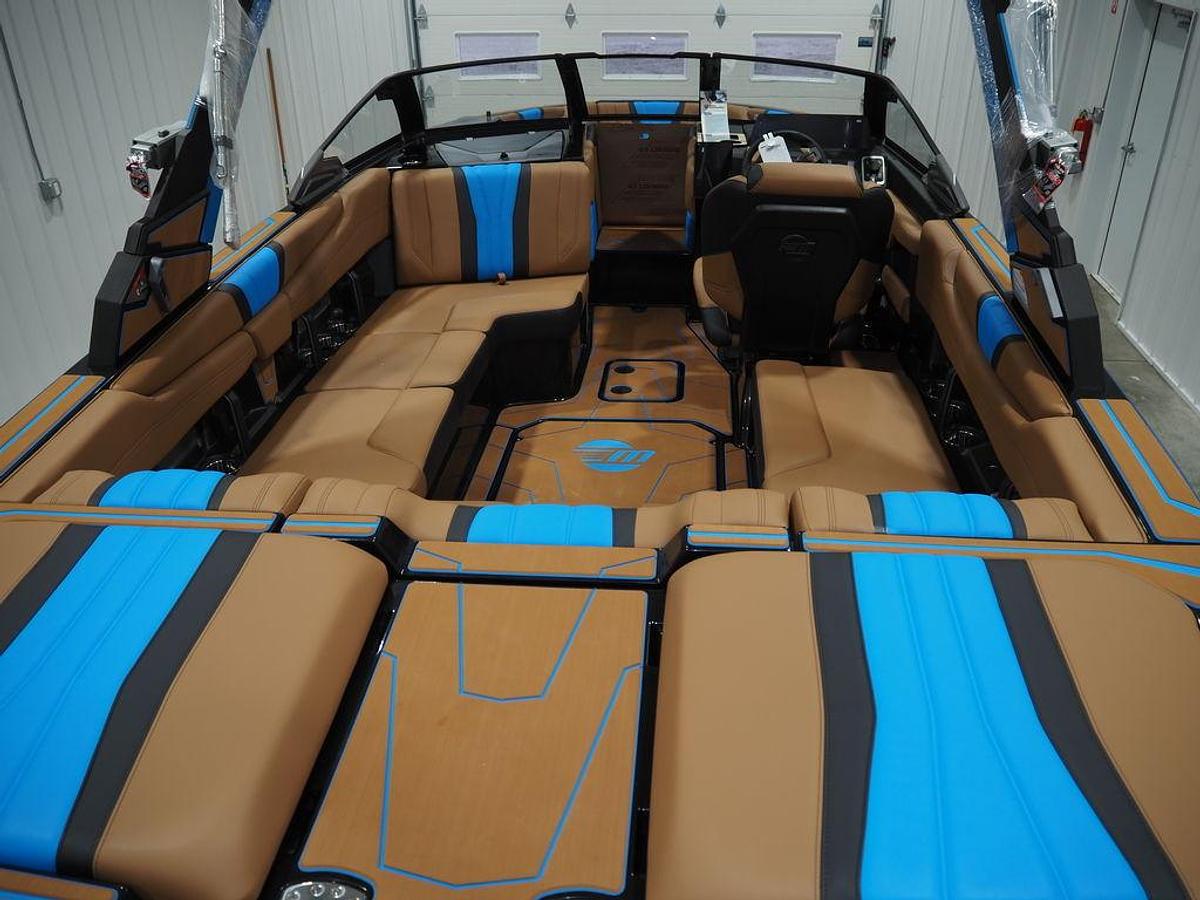 2026 Malibu Boats 22 LSV