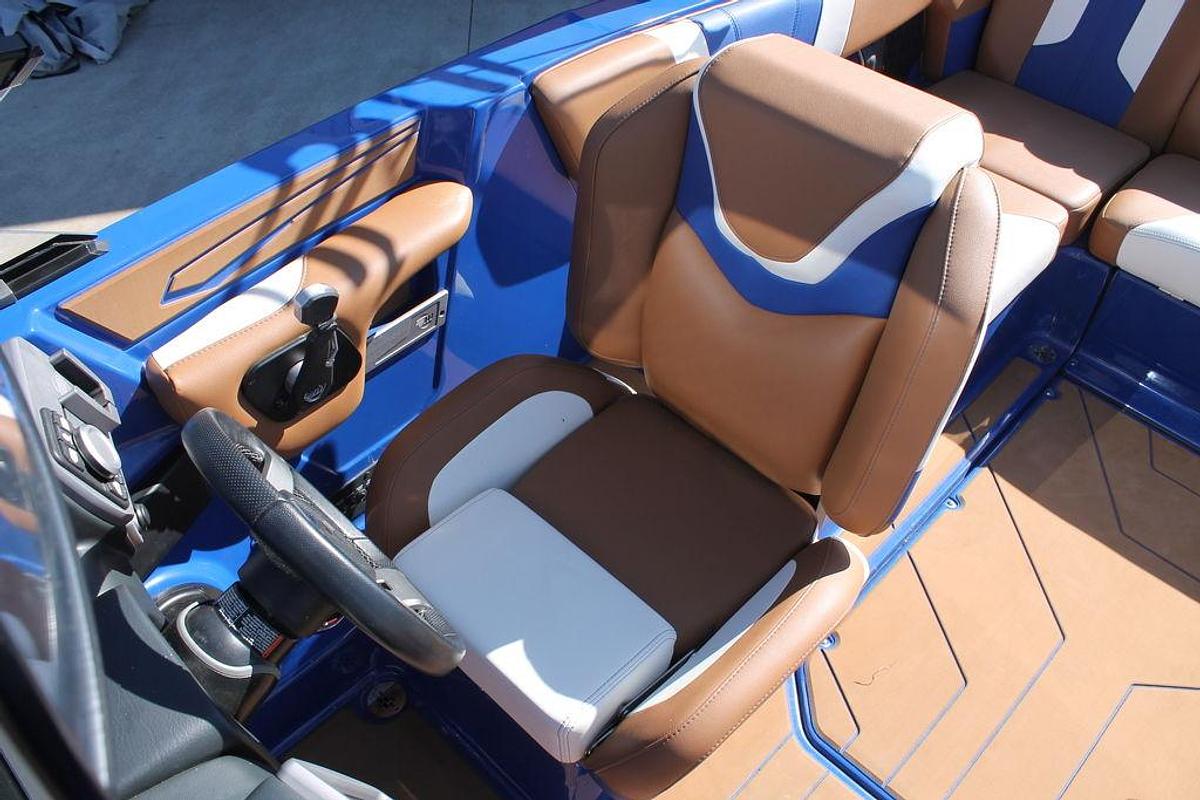 Used 2023 Malibu Boats 21 LX