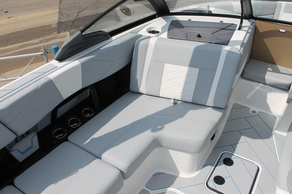 2026 Malibu Boats 23 LSV
