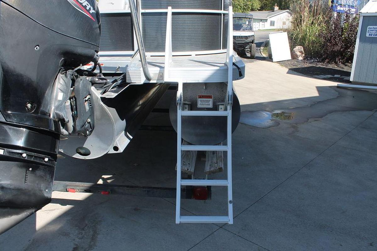 Used 2021 Bennington 22 SSRCX