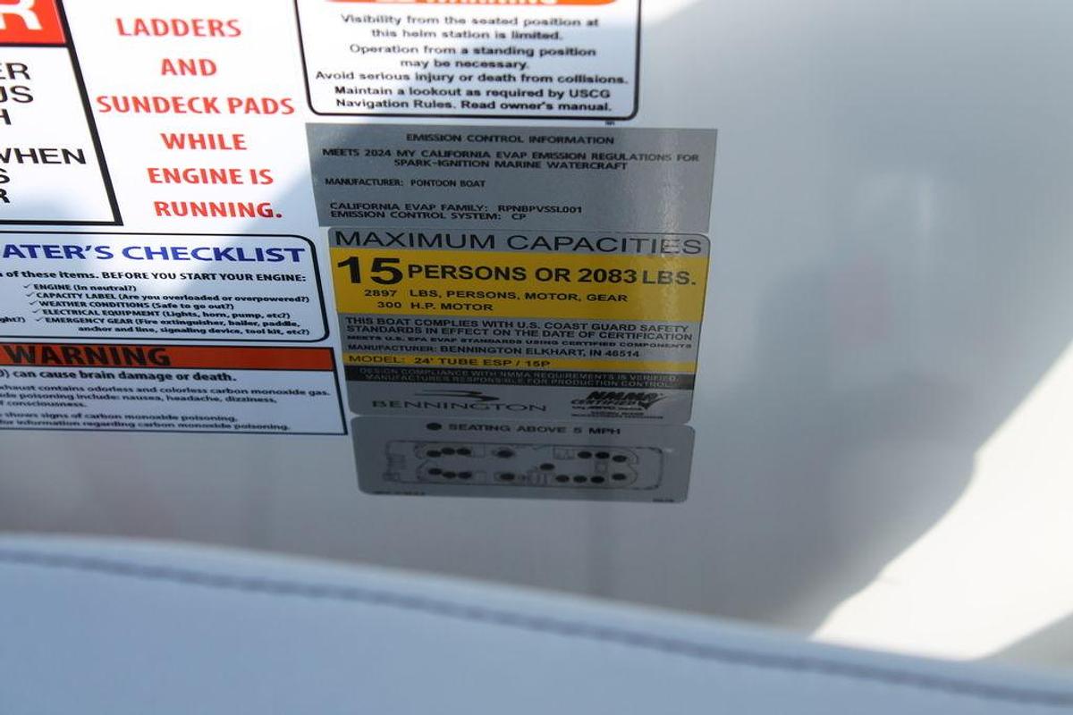 2025 Bennington L Quad Bench 25 LFB