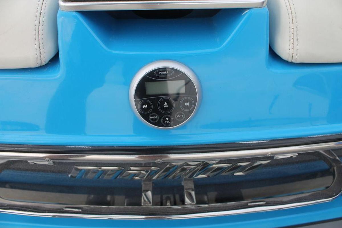 Used 2013 Malibu Boats Wakesetter 24 MXZ