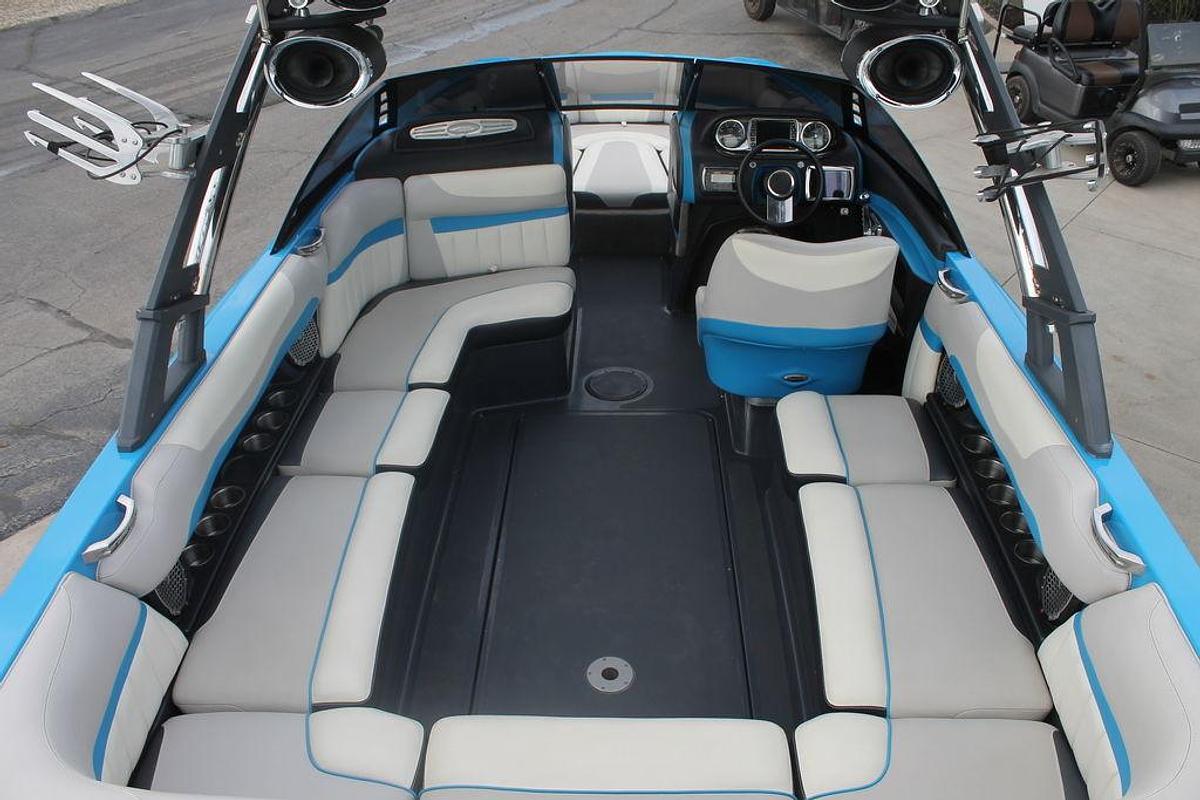 Used 2013 Malibu Boats Wakesetter 24 MXZ