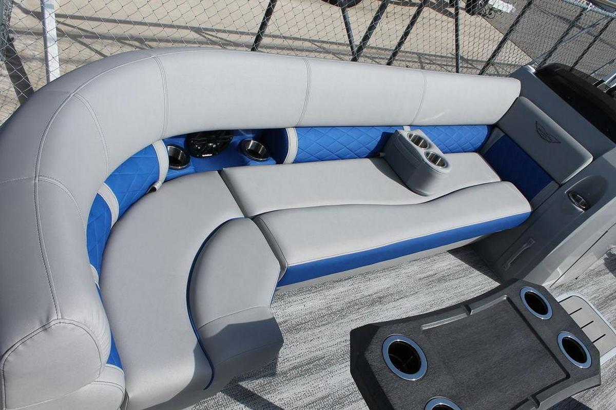 2025 Bennington L Quad Bench 25 LFB