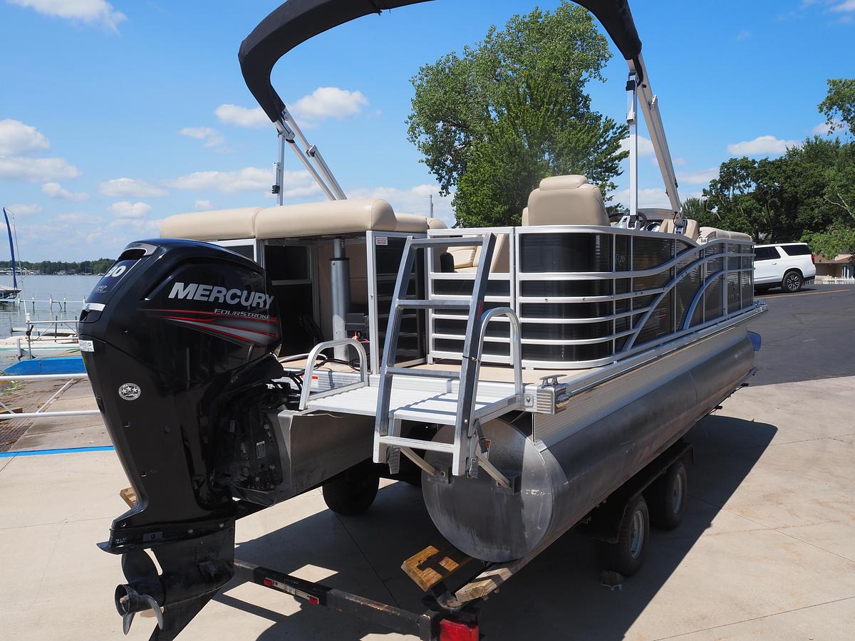 Used 2013 BENNINGTON 2050RL