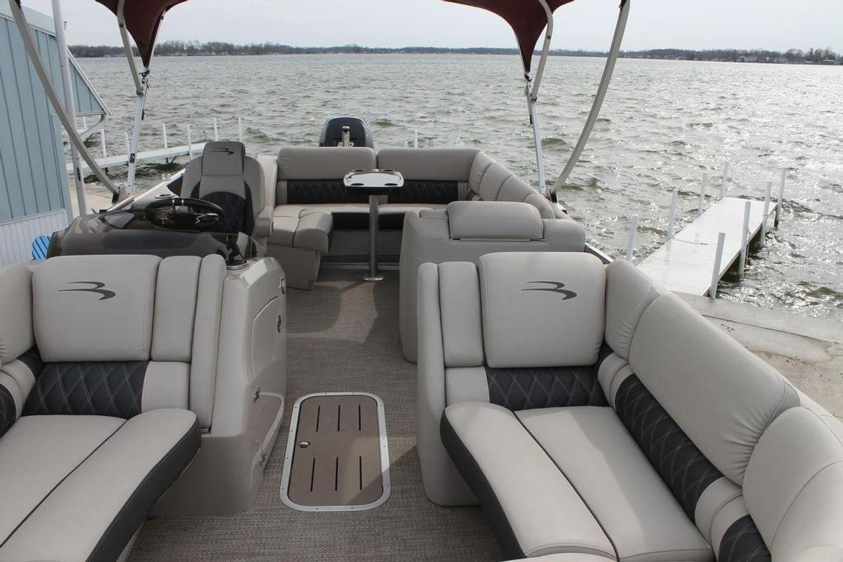 Used 2018 Bennington 23QCL