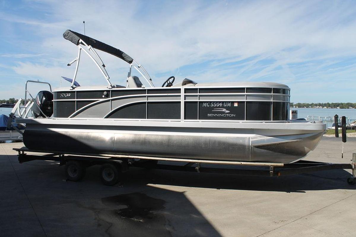 Used 2021 Bennington 22 SSRCX