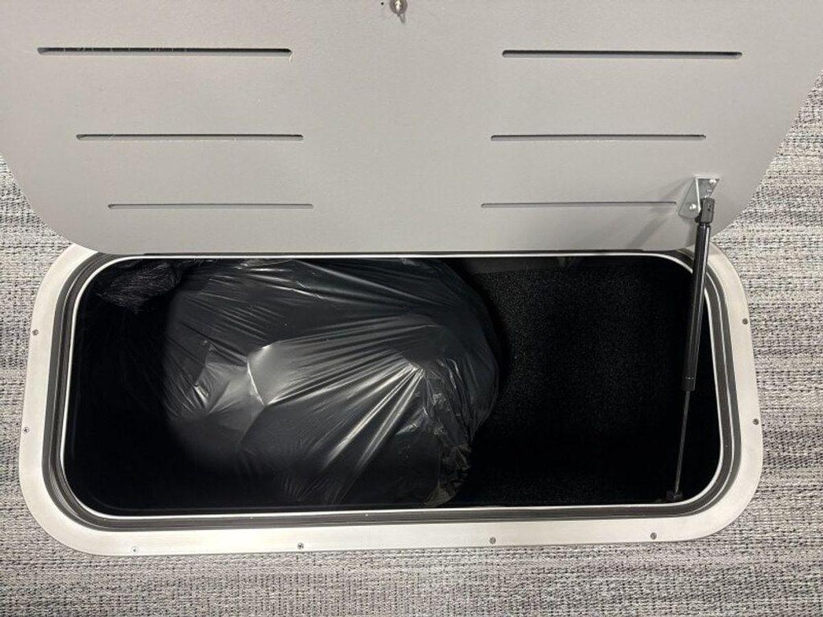 2026 Bennington M Quad Bench 26 MSL