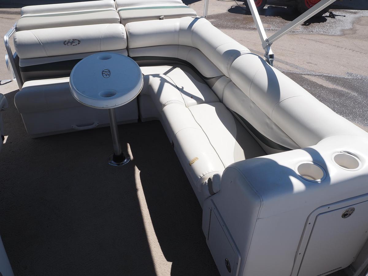Used 2005 Harris Sunliner 200