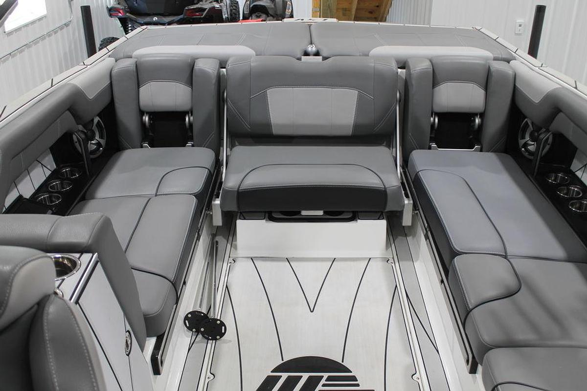 Used 2021 Malibu Boats 25 LSV