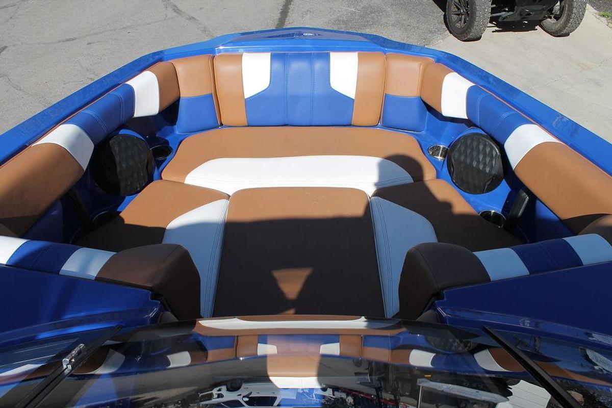 Used 2023 Malibu Boats 21 LX