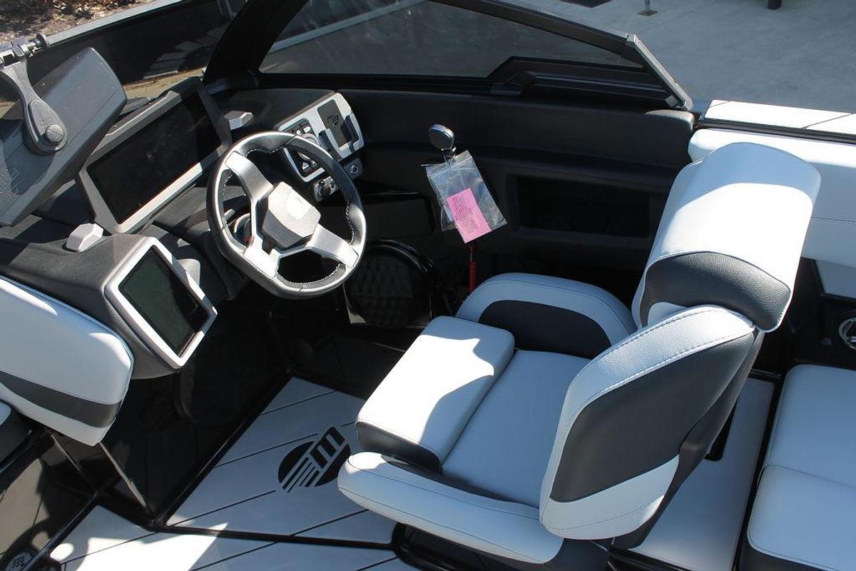 Used 2023 Malibu Boats 22 LSV