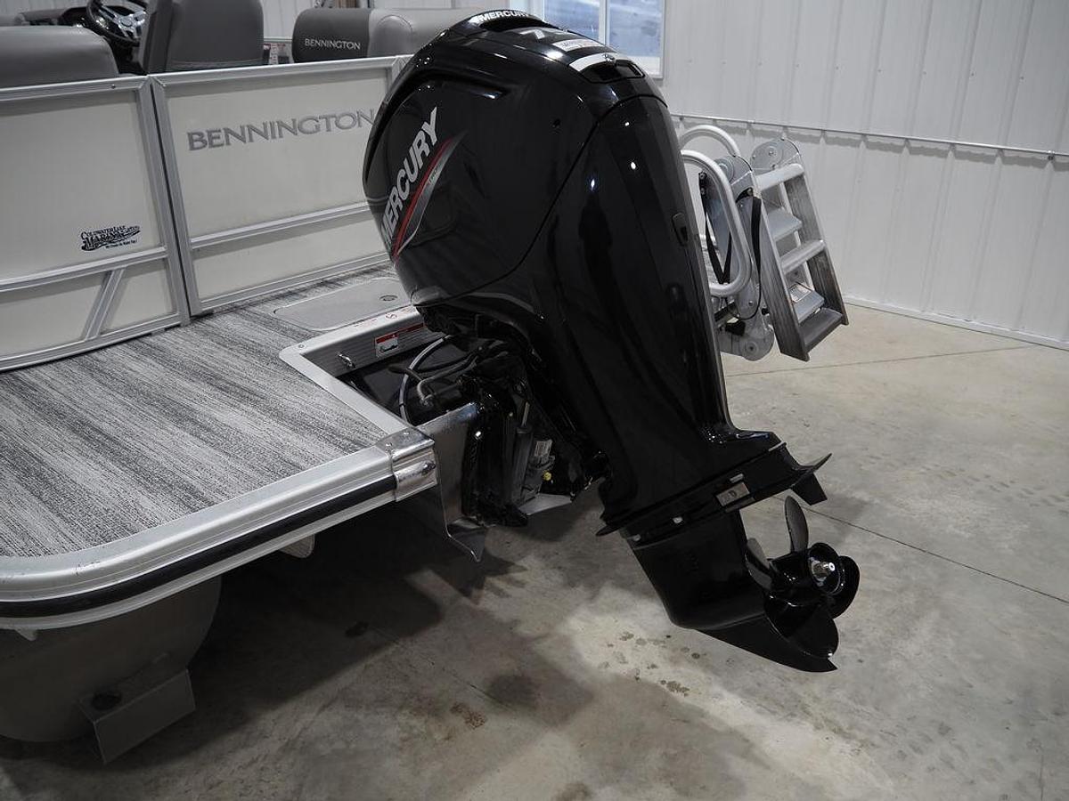 Used 2025 Bennington S Quad Bench 21 SSR