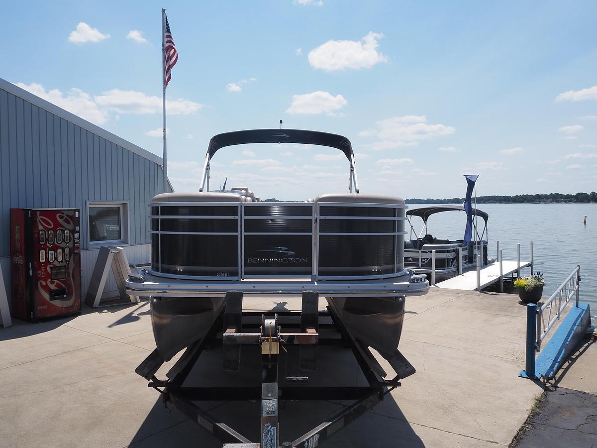 Used 2013 BENNINGTON 2050RL