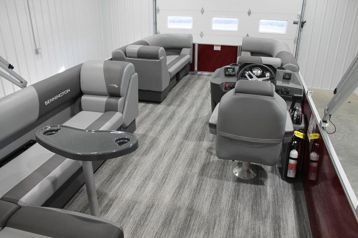 Used 2025 Bennington S L-Bench 21 SL