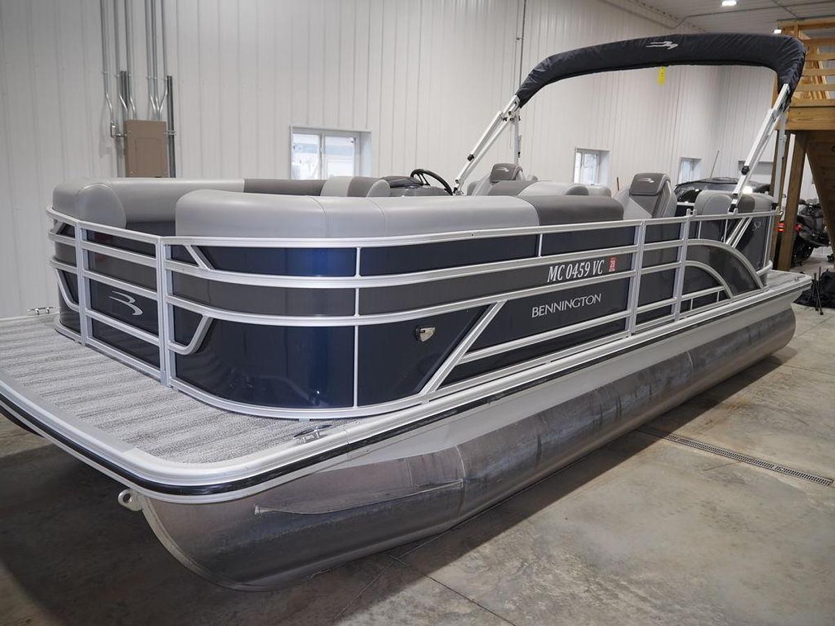 Used 2025 Bennington S Quad Bench 21 SSR