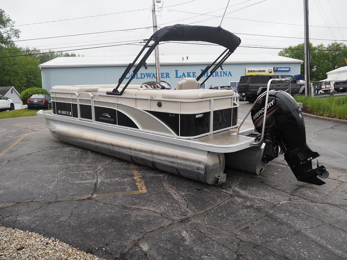 Used 2015 Bennington S21 Triple tooon with 150HP
