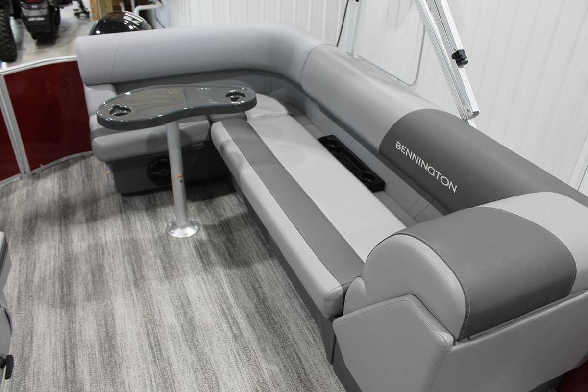 Used 2025 Bennington S L-Bench 21 SL