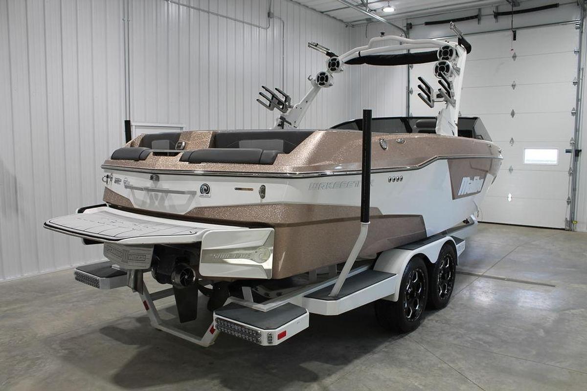 Used 2021 Malibu Boats 25 LSV