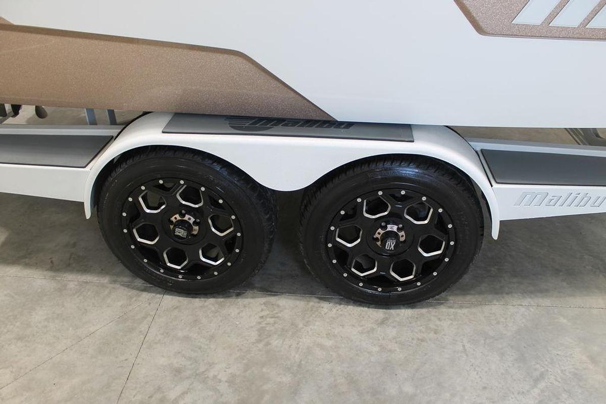 Used 2021 Malibu Boats 25 LSV