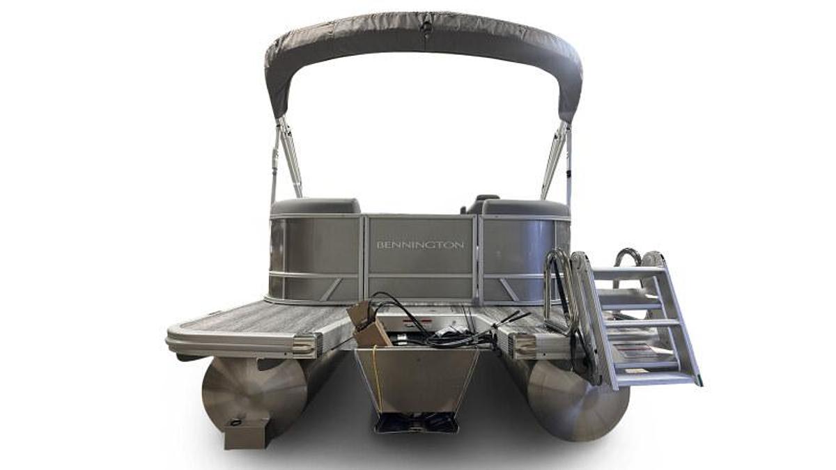 2026 Bennington S Quad Bench 21 SSR