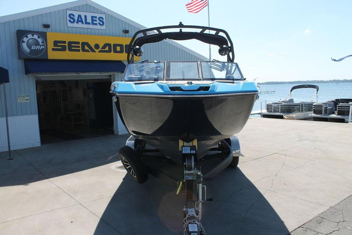 Used 2023 Yamaha Marine 222XE