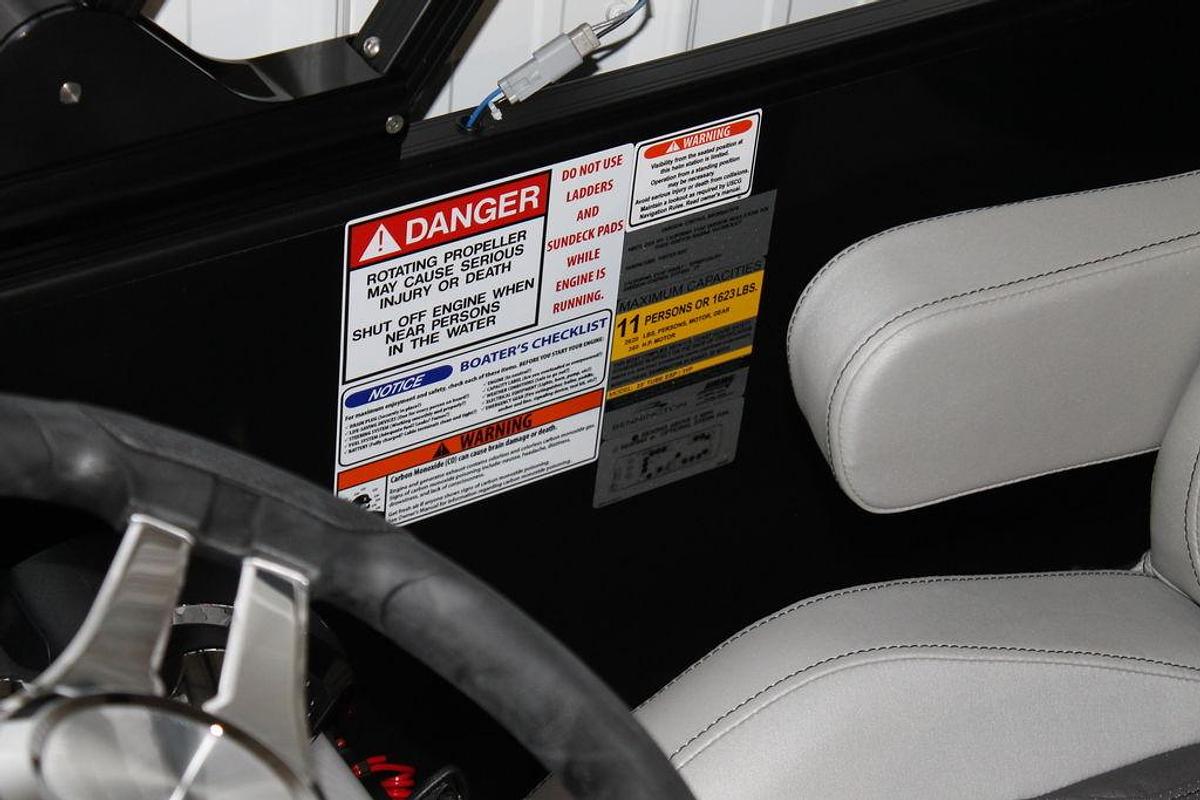 2025 Bennington SX Swingback 24 SXSB