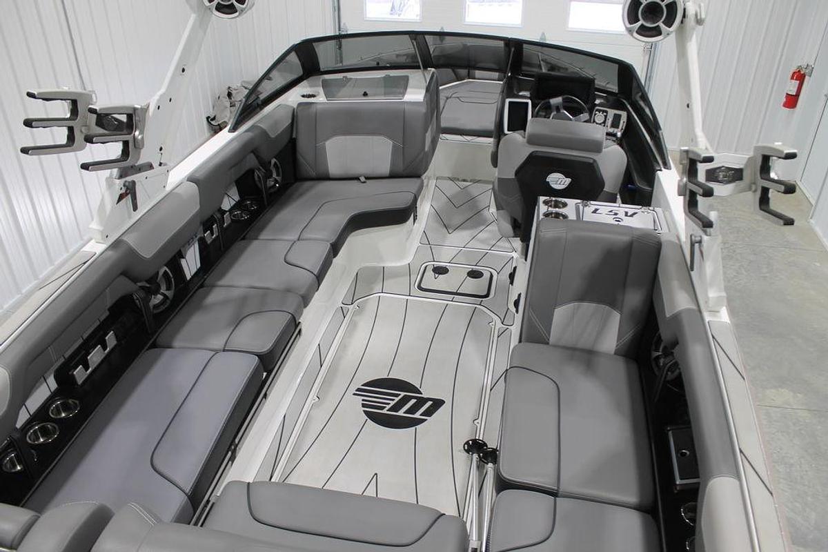 Used 2021 Malibu Boats 25 LSV