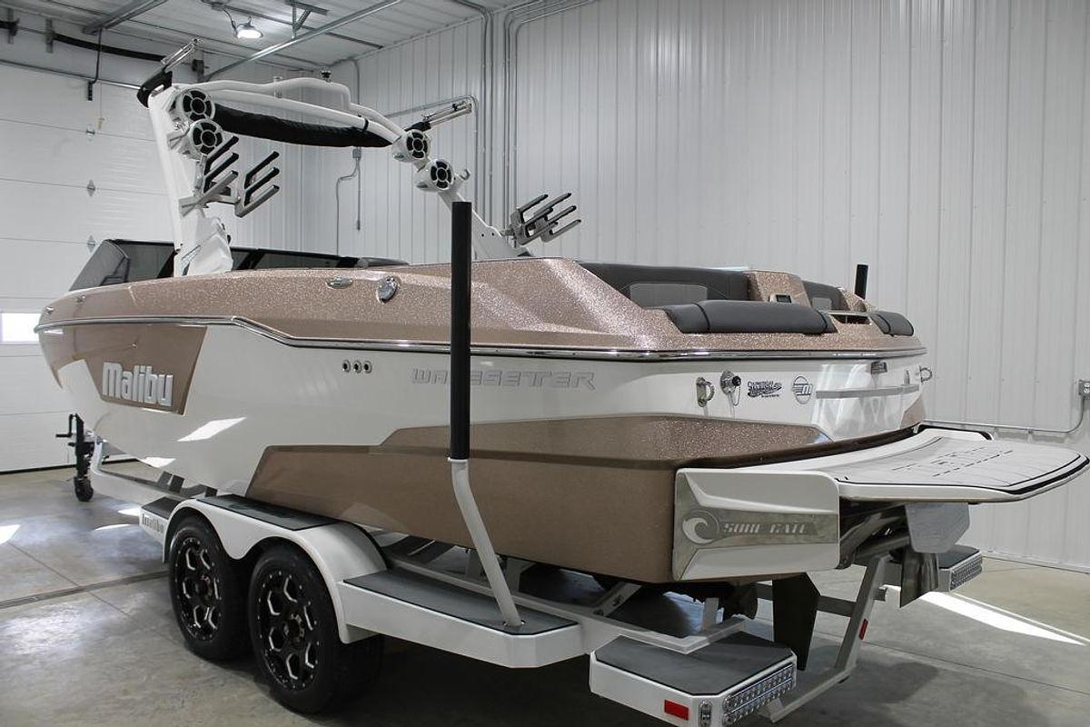 Used 2021 Malibu Boats 25 LSV