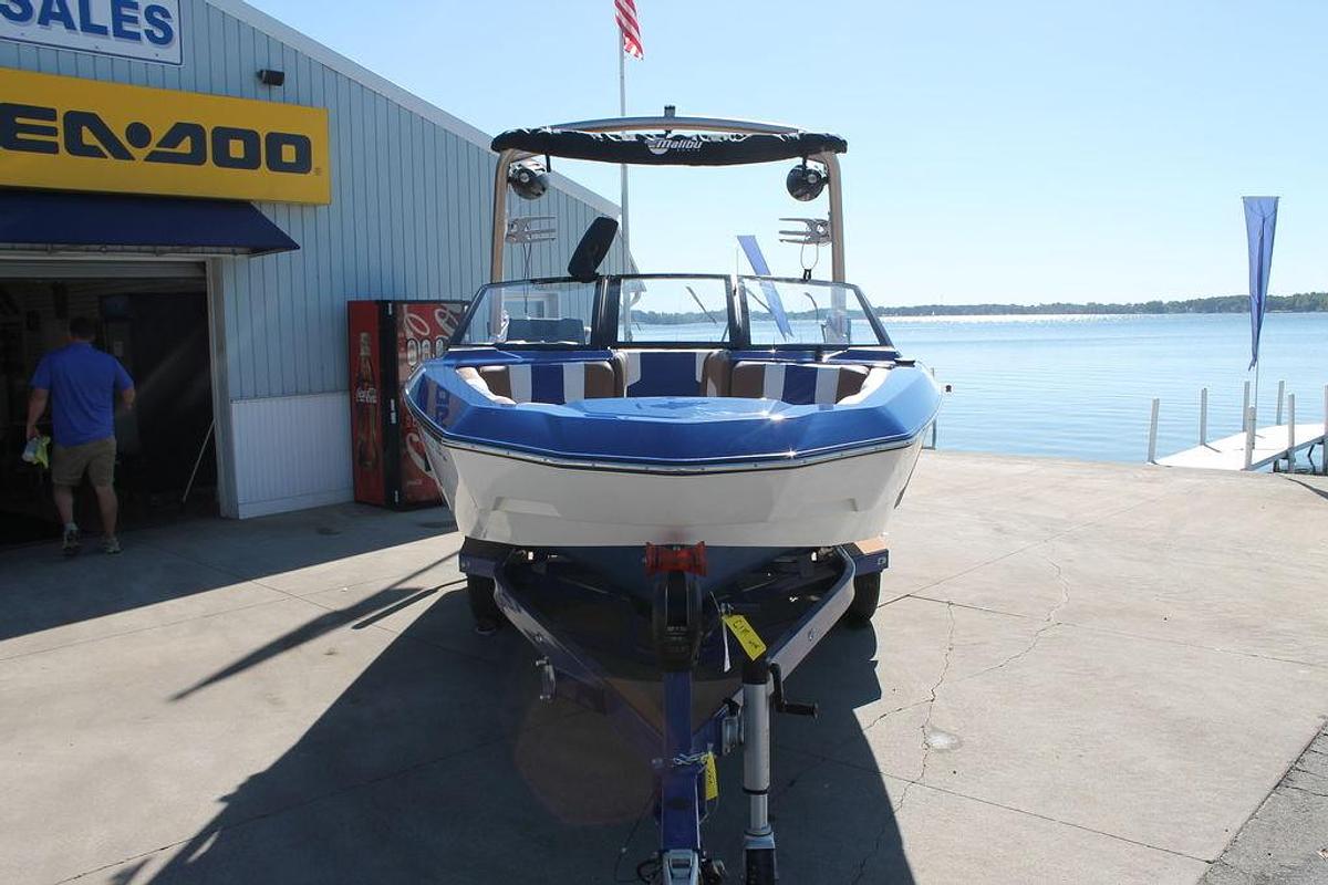 Used 2023 Malibu Boats 21 LX
