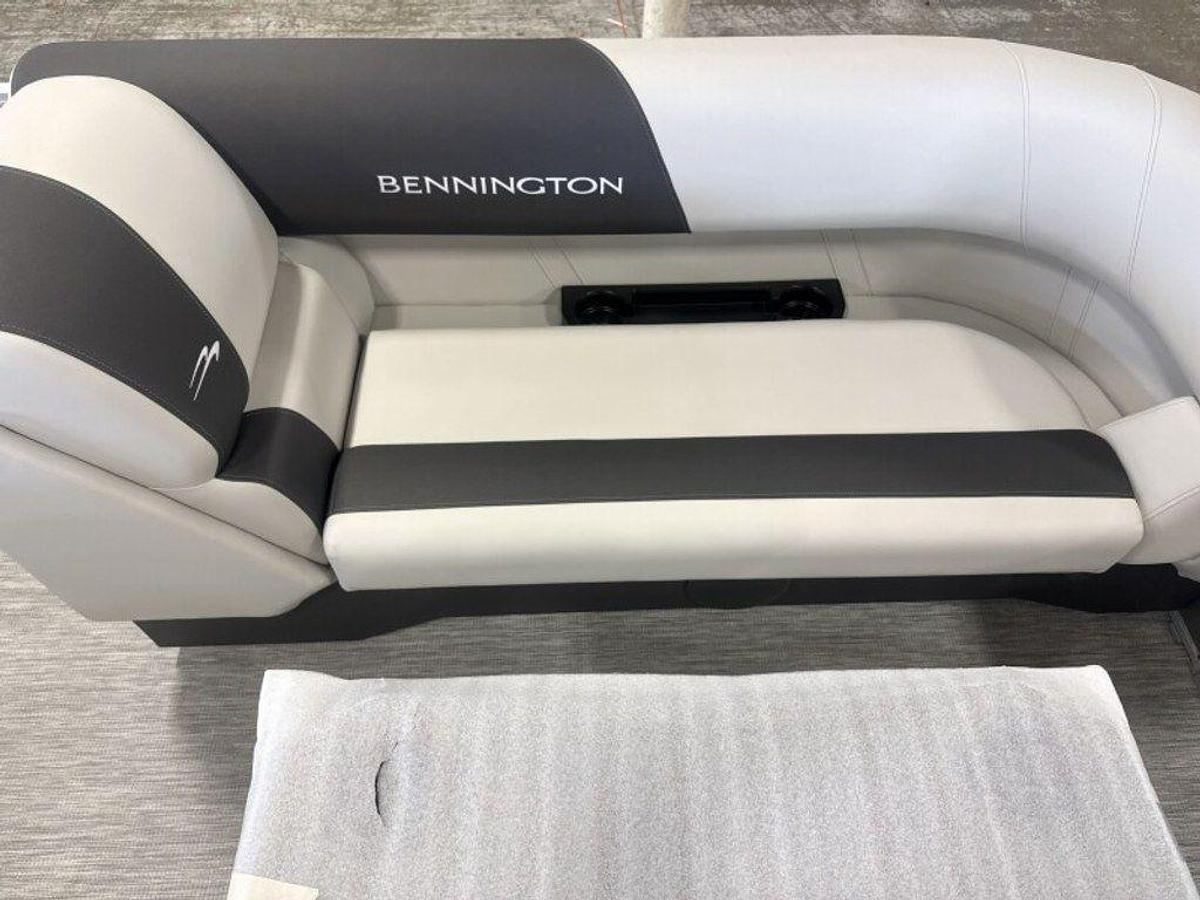 2026 Bennington S Swingback 22 SSB