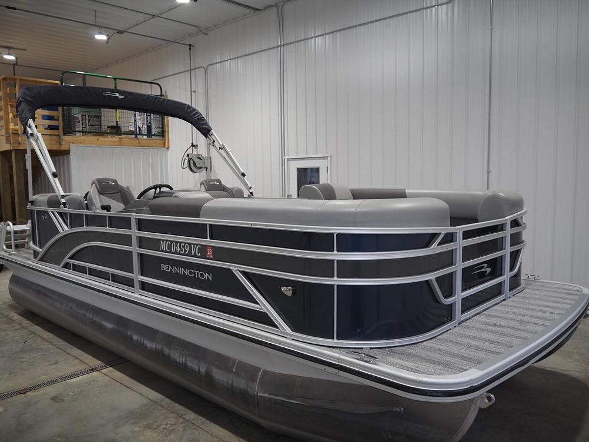 Used 2025 Bennington S Quad Bench 21 SSR