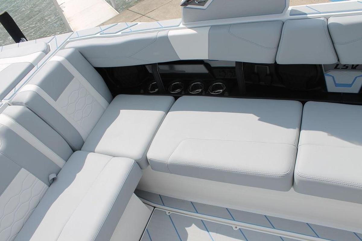2026 Malibu Boats 23 LSV