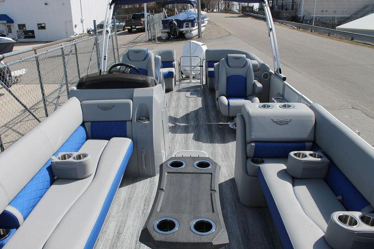 2025 Bennington L Quad Bench 25 LFB