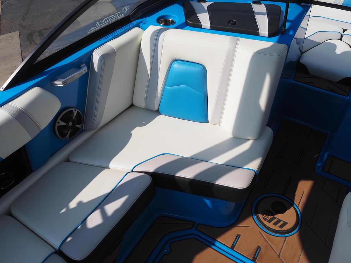 Used 2018 Malibu 21 MLX