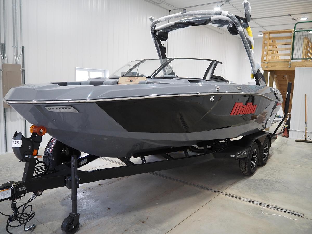  MALIBU 21 LX