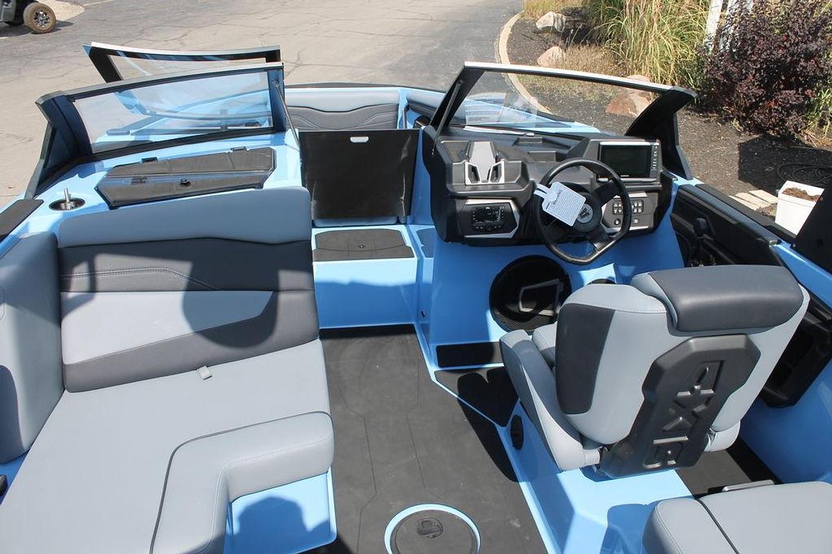 2025 Axis Wake Research T235