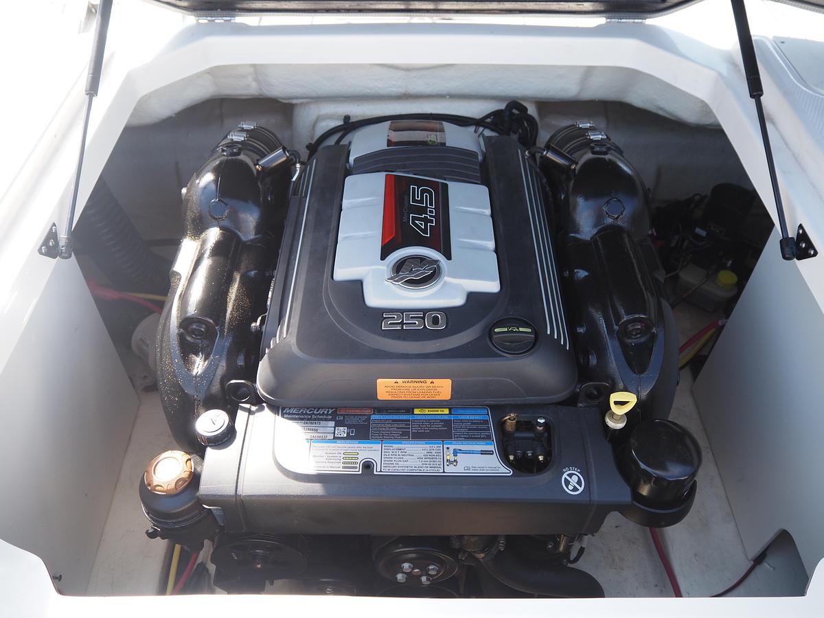 Used 2022 CHAPARRAL 23SSI