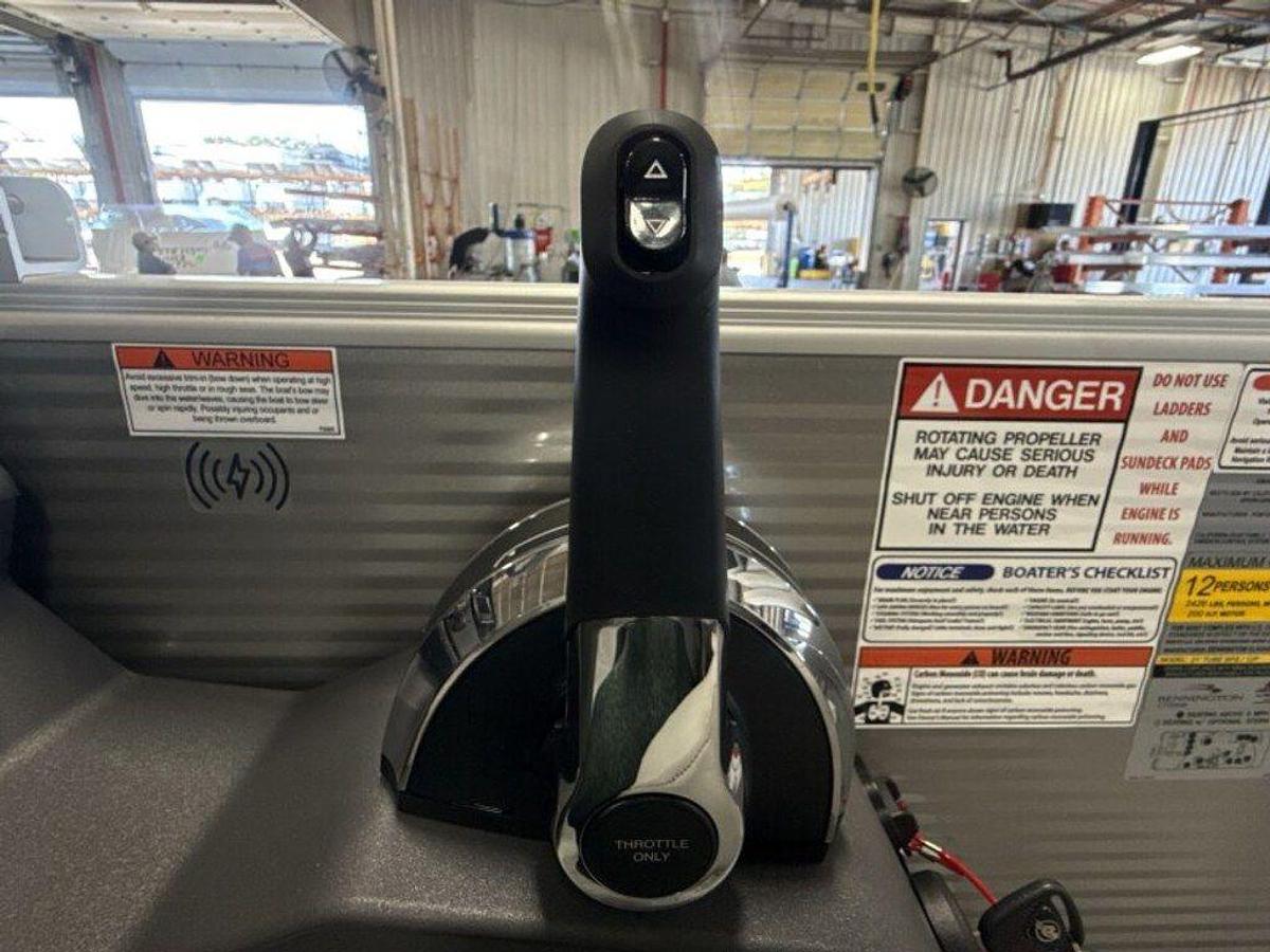 2026 Bennington S Swingback 22 SSB