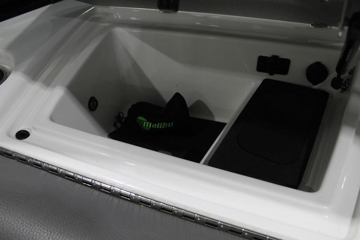 Used 2021 Malibu Boats 25 LSV