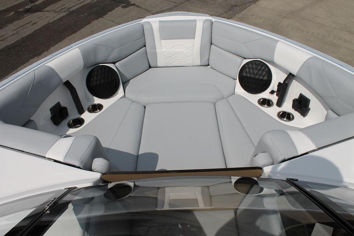 2026 Malibu Boats 23 LSV