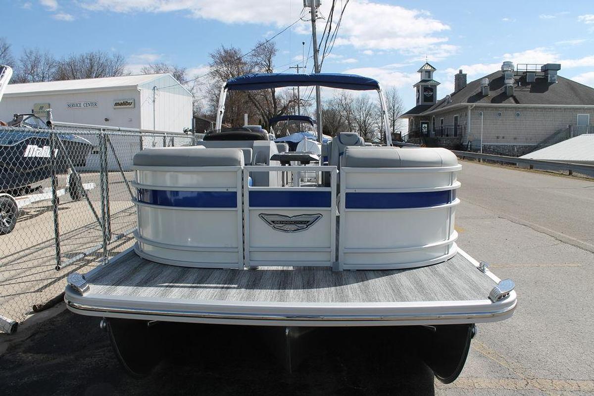 2025 Bennington L Quad Bench 25 LFB